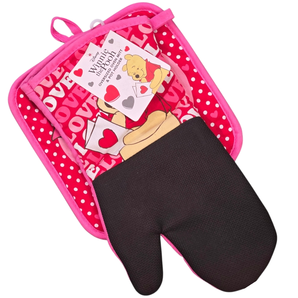 Disney Winnie the Pooh Oven Mitt Set - Valentines - 2 Piece Set